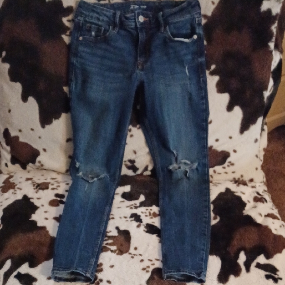 Old Navy Blue Ankle Cropped Jeans Distressed